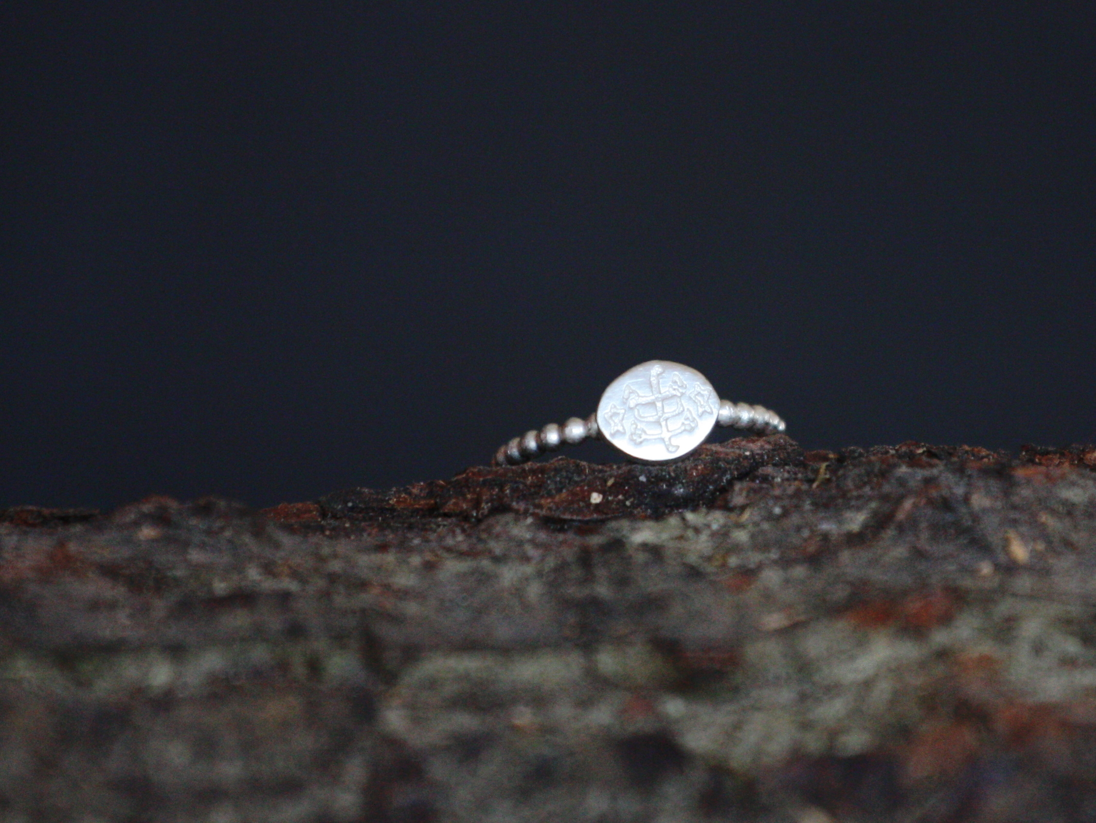 Silberperlen Ring mit Bahá'i Symbol